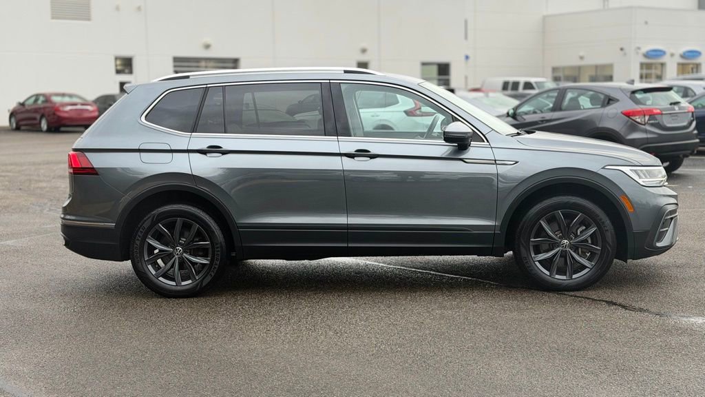Used 2023 Volkswagen Tiguan SE image 8