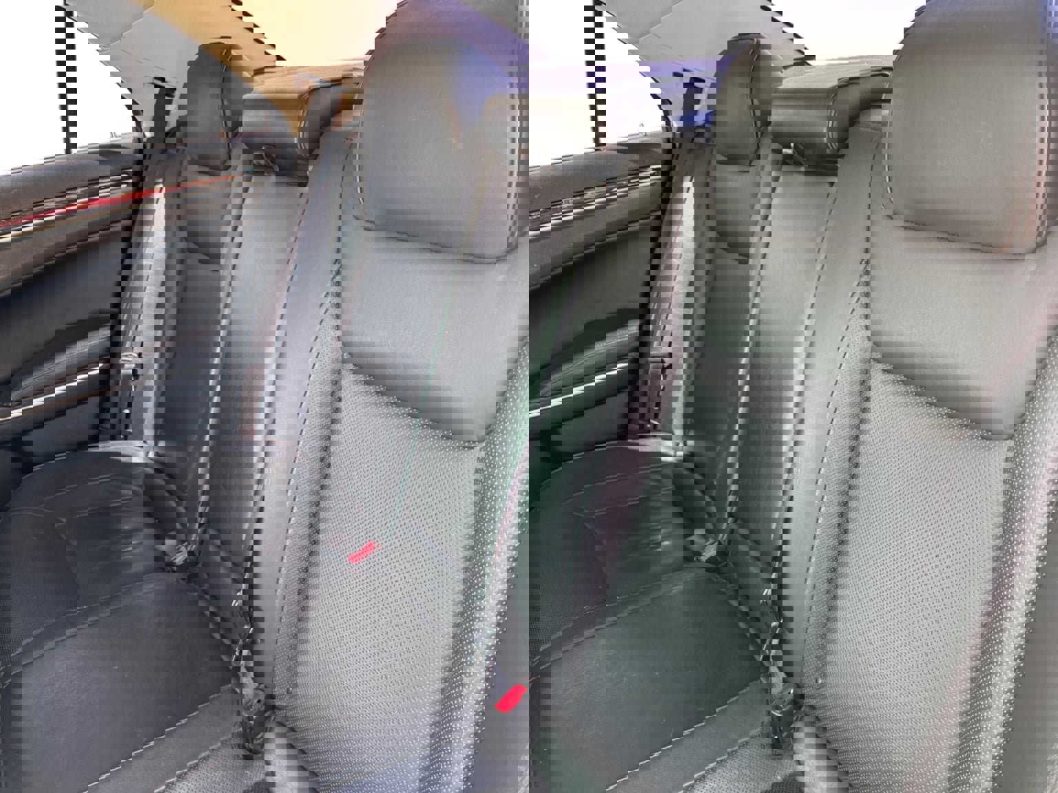 Used 2018 Chrysler 300 Limited image 16