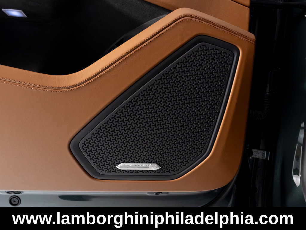 Used 2025 Lamborghini Urus SE AWD/4WD image 15