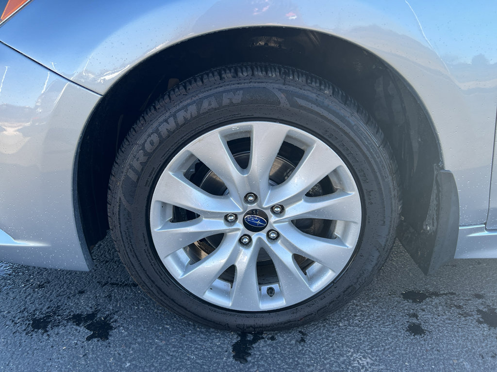 Used 2015 Subaru Legacy 2.5i Premium w/ Moonroof Package AWD/4WD image 9