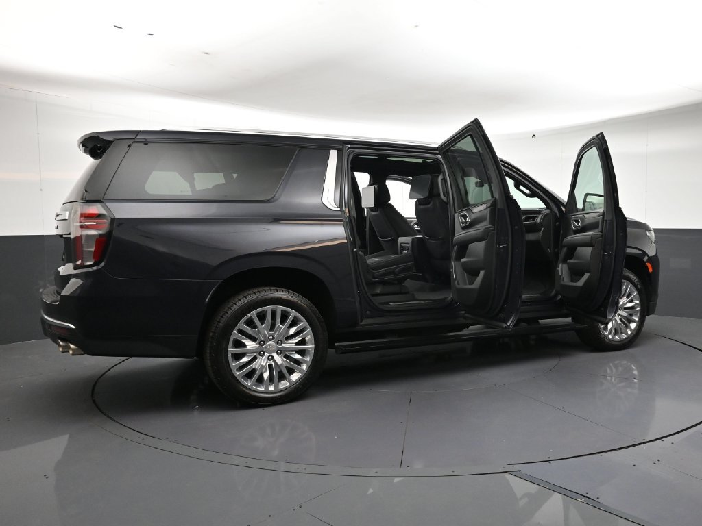 Certified 2023 Chevrolet Suburban High Country w/ Premium Package 2 AWD/4WD image 32
