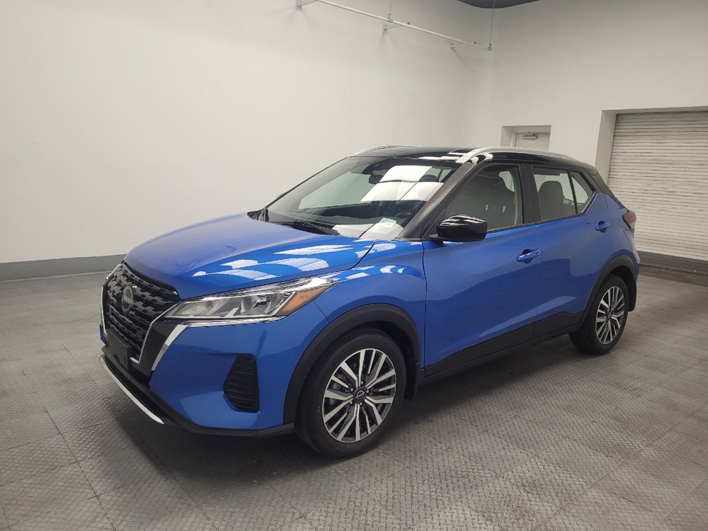 Used 2023 Nissan Kicks SV FWD image 2