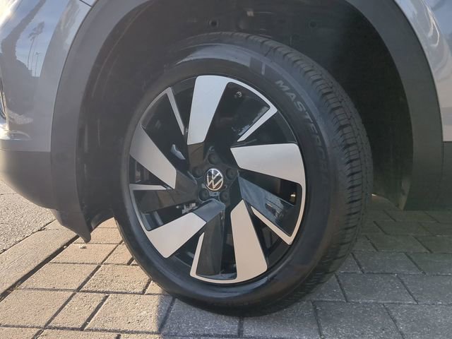 Certified 2024 Volkswagen Atlas Cross Sport SE image 34