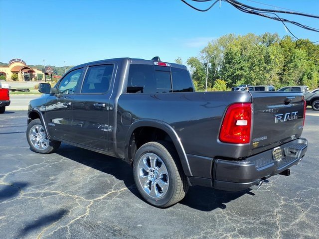 New 2026 RAM 1500 4x4 Crew Cab image 4