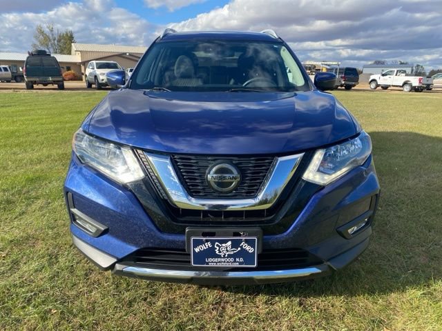 Used 2020 Nissan Rogue SV image 2