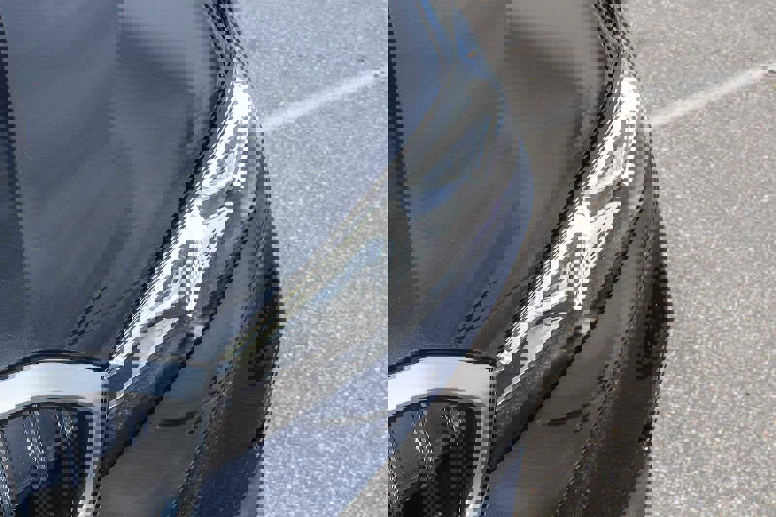 Used 2024 BMW 330i xDrive Sedan w/ Premium Package AWD/4WD image 9