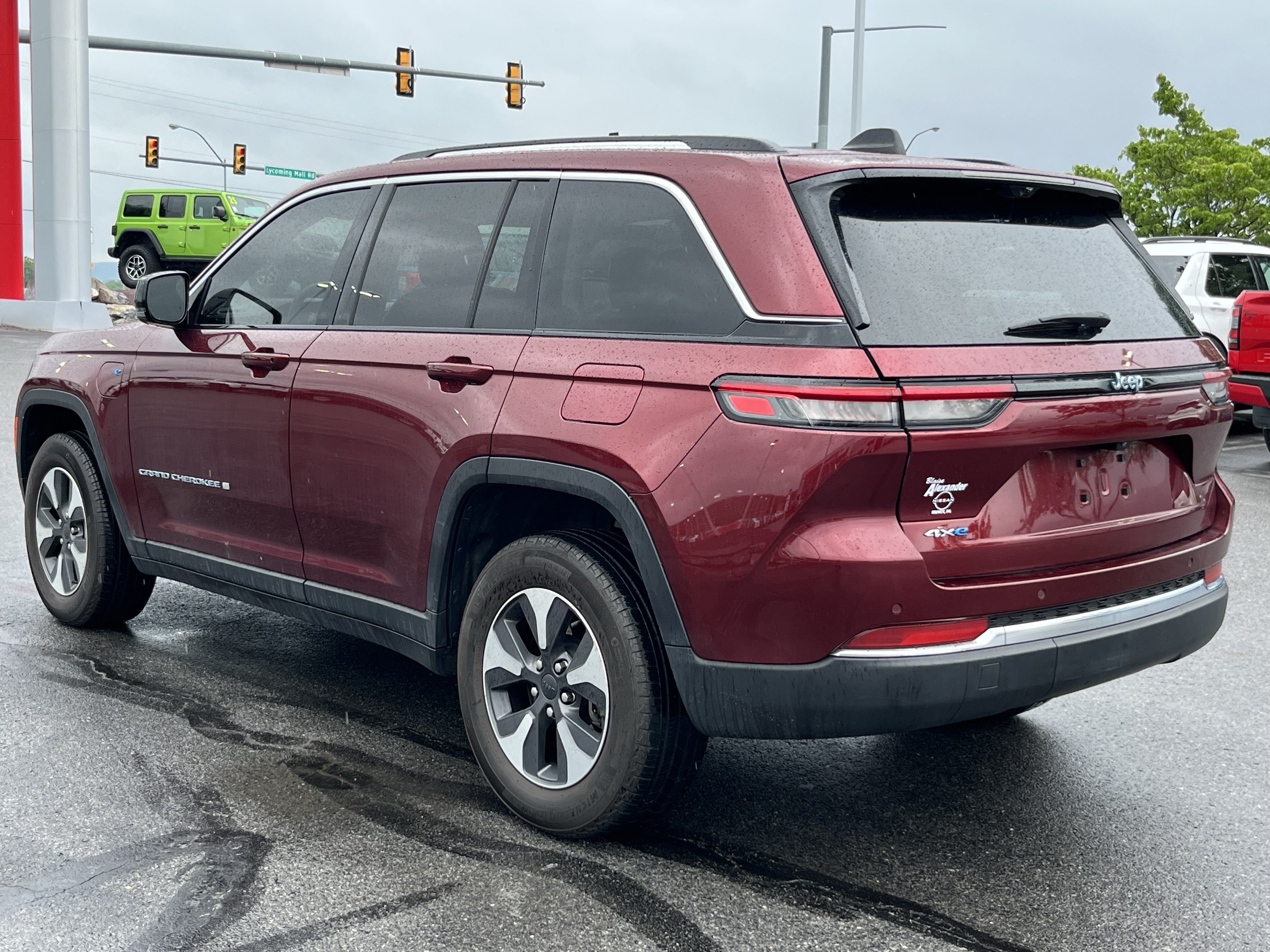 Used 2023 Jeep Grand Cherokee 4WD 4xe w/ Luxury Tech Group II image 9