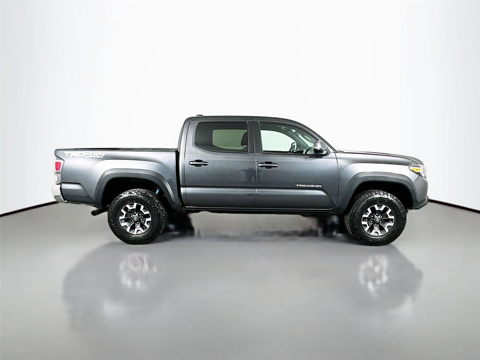 Certified 2023 Toyota Tacoma TRD Off-Road image 16