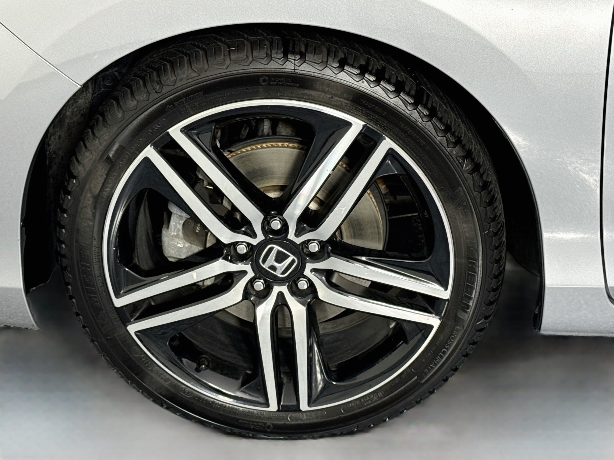 Used 2017 Honda Accord Touring image 31