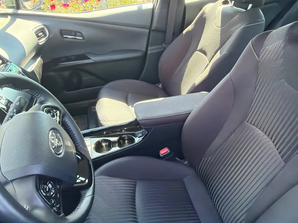 Used 2021 Toyota Prius Prime LE w/ Carpet Mat Package (TMS) FWD image 10