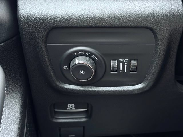 Used 2022 Jeep Grand Cherokee Limited AWD/4WD image 36