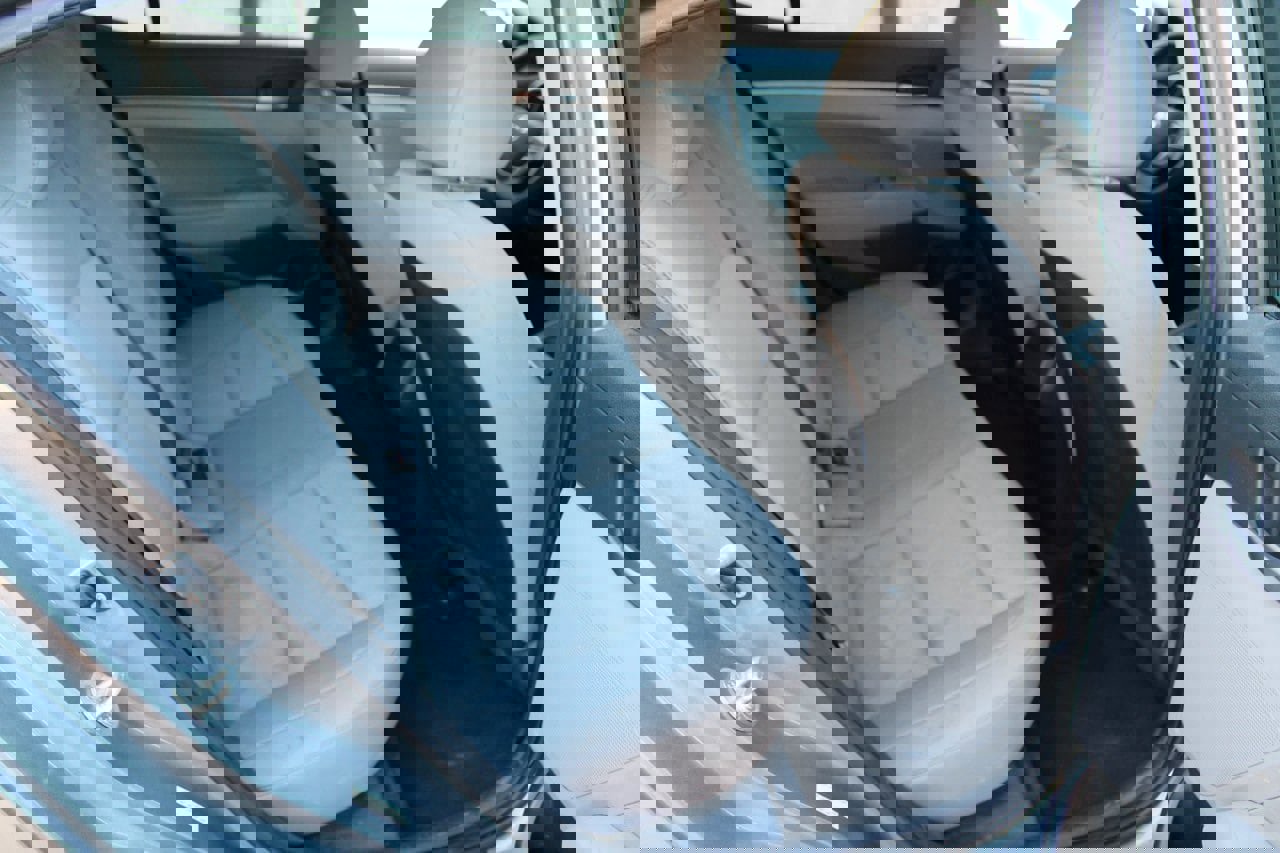 Used 2017 Hyundai Elantra SE image 17