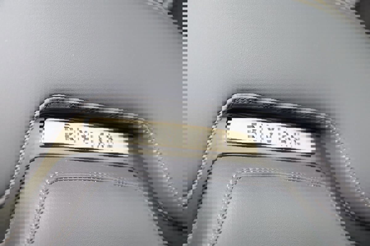 Used 2022 Rivian R1T Adventure image 13