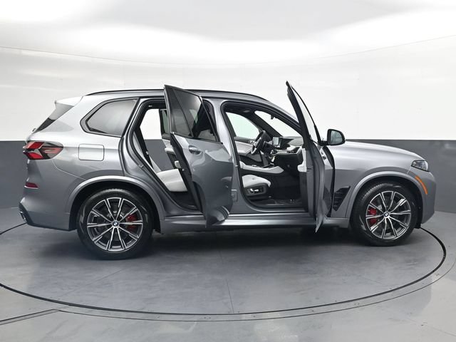 New 2026 BMW X5 xDrive50e w/ M Sport Package AWD/4WD image 37