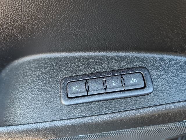 Used 2018 Chevrolet Tahoe Premier image 14