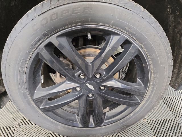 Used 2020 Chevrolet Equinox LT w/ Midnight Edition image 11