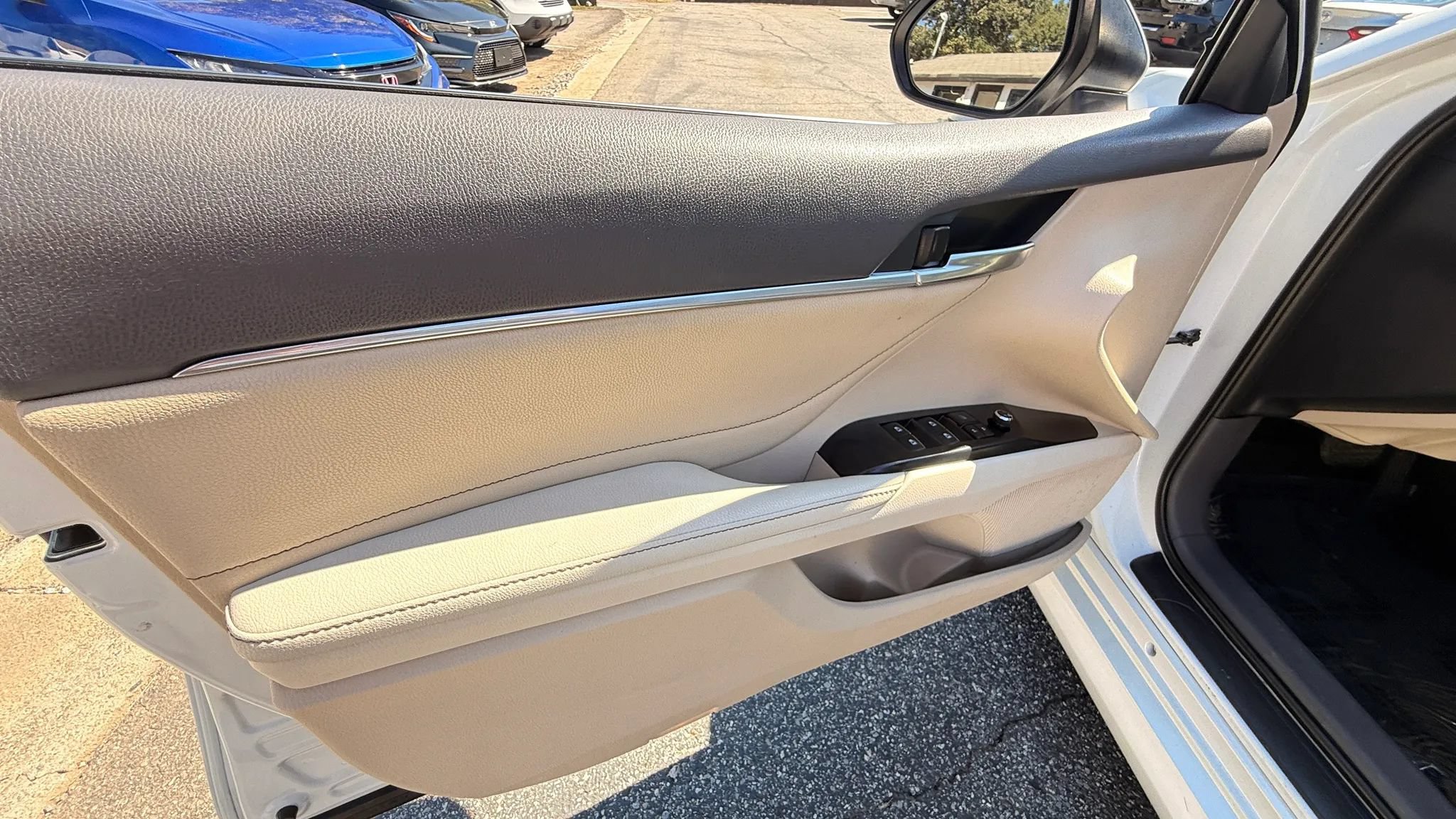 Used 2018 Toyota Camry XLE w/ Driver Assist Package FWD image 18