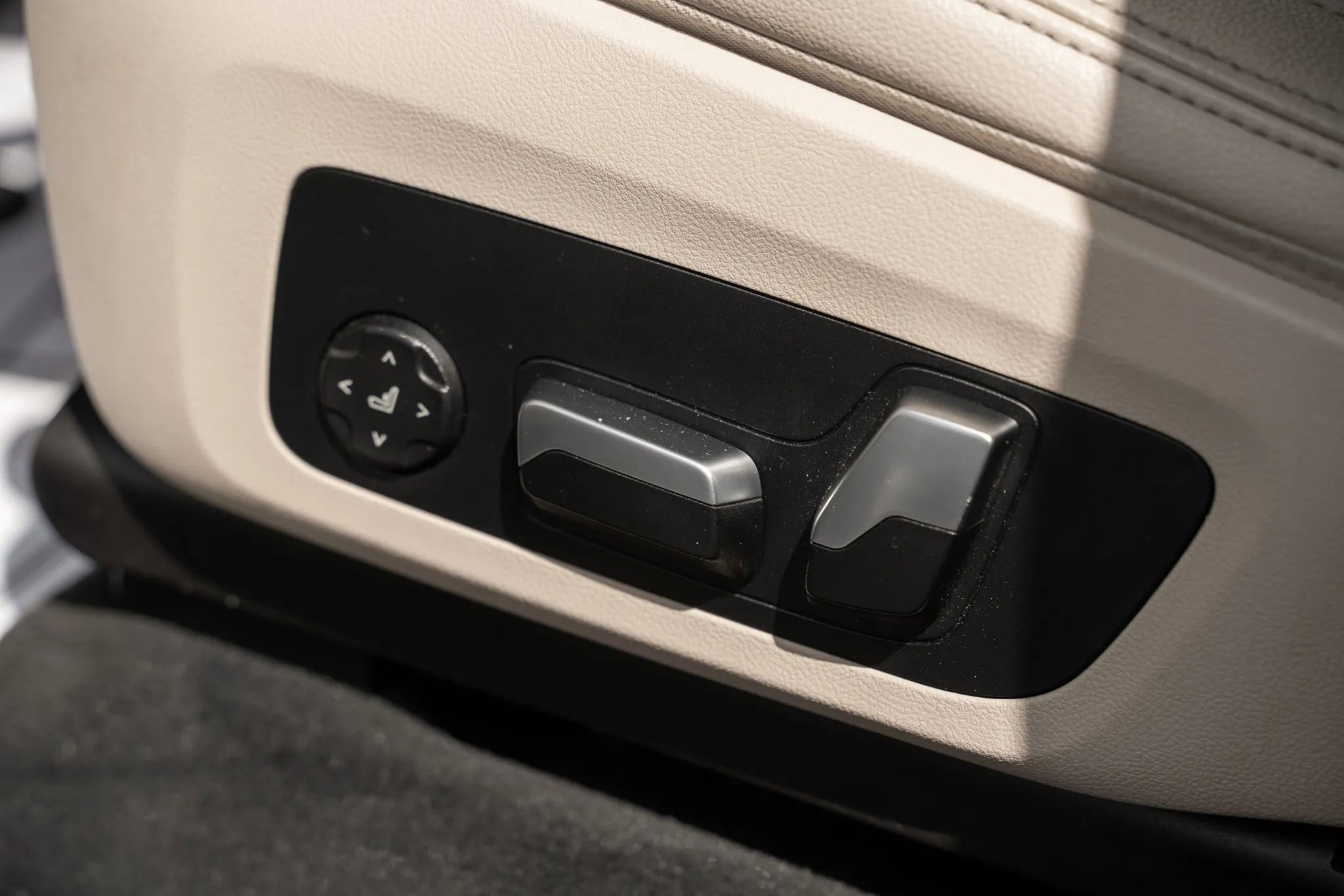 Used 2019 BMW X3 xDrive30i w/ Executive Package AWD/4WD image 16