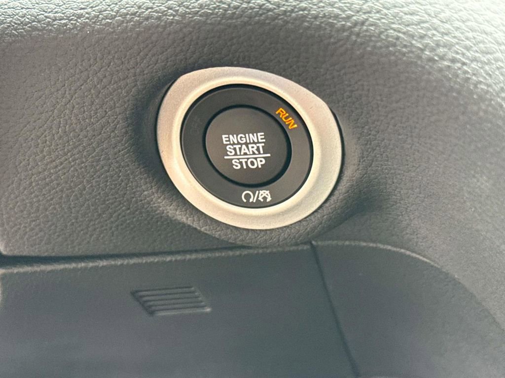 New 2026 Chrysler Pacifica Select image 37