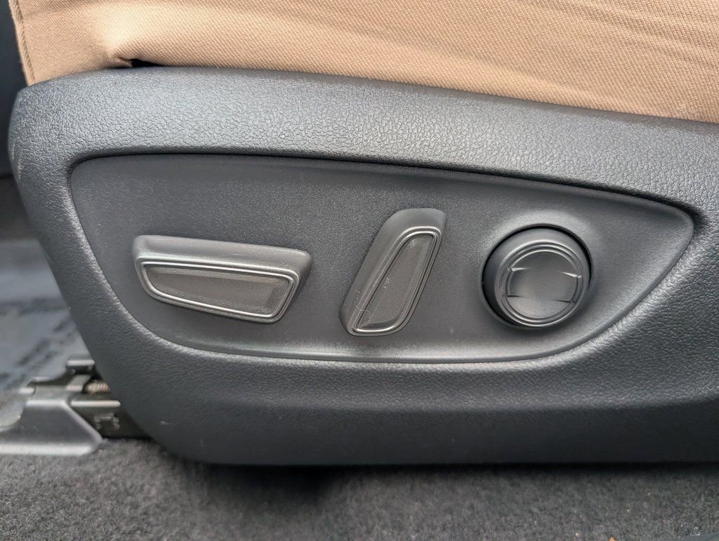 Used 2023 Toyota RAV4 XLE w/ Convenience Package AWD/4WD image 17