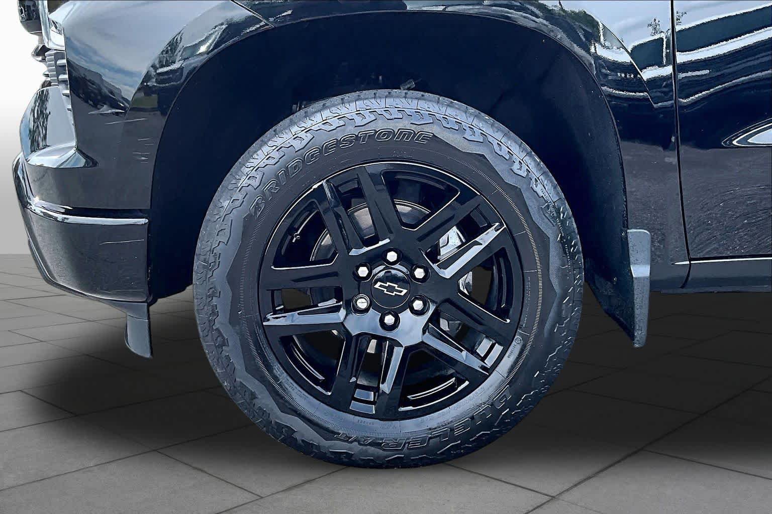 Used 2024 Chevrolet Silverado 1500 RST w/ Z71 Off-Road Package AWD/4WD image 11