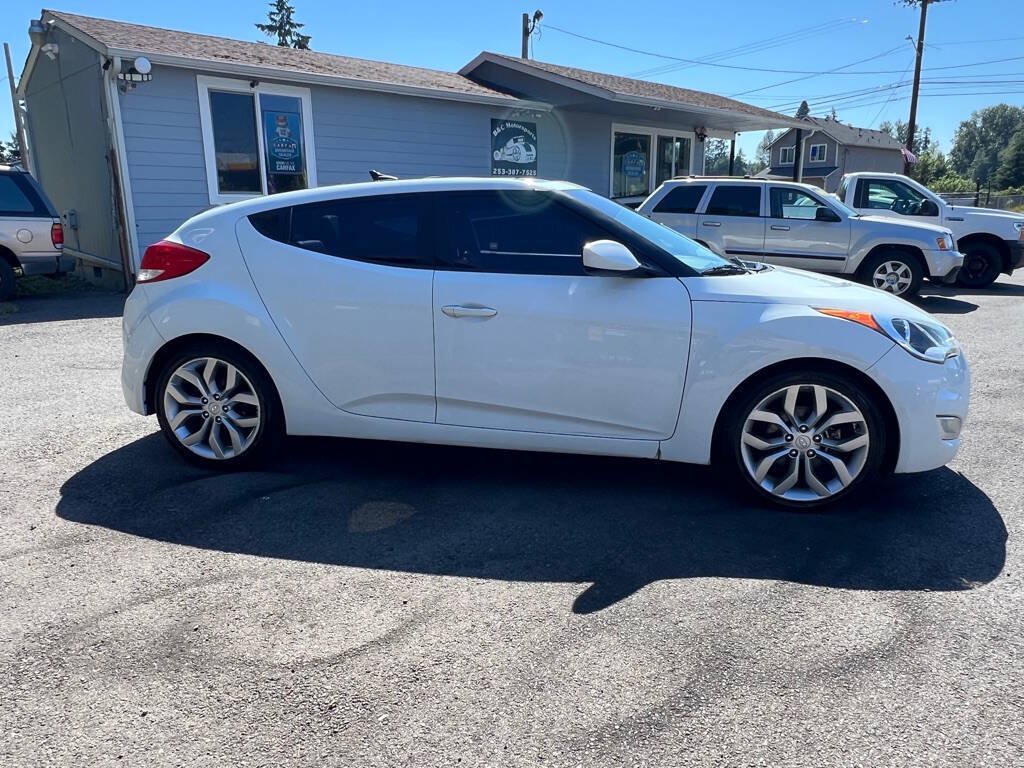 Used 2013 Hyundai Veloster w/ Style Pkg FWD image 10