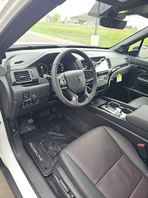 New 2026 Honda Ridgeline Black Edition image 4