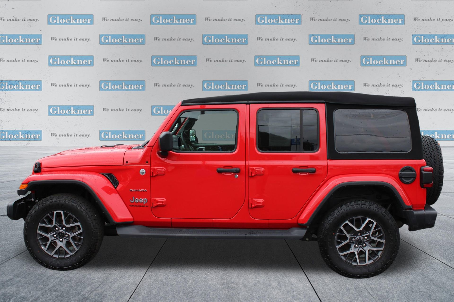 Used 2024 Jeep Wrangler Sahara image 10