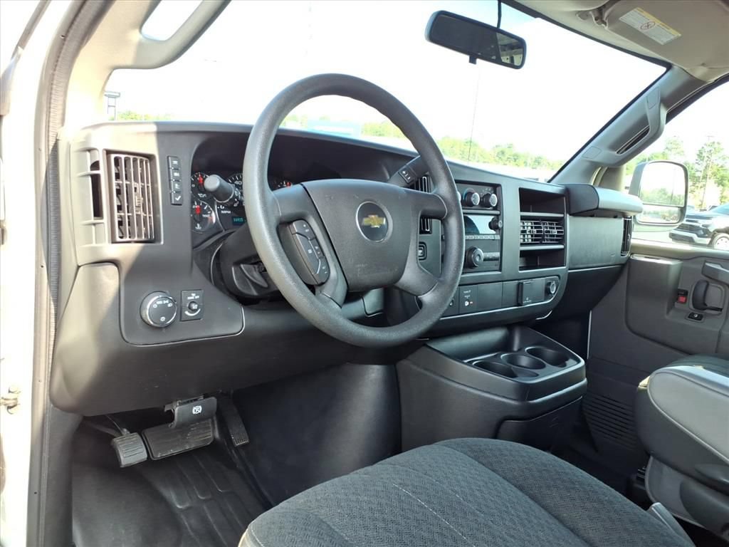 Used 2025 Chevrolet Express 2500 w/ Driver Convenience Package RWD image 23