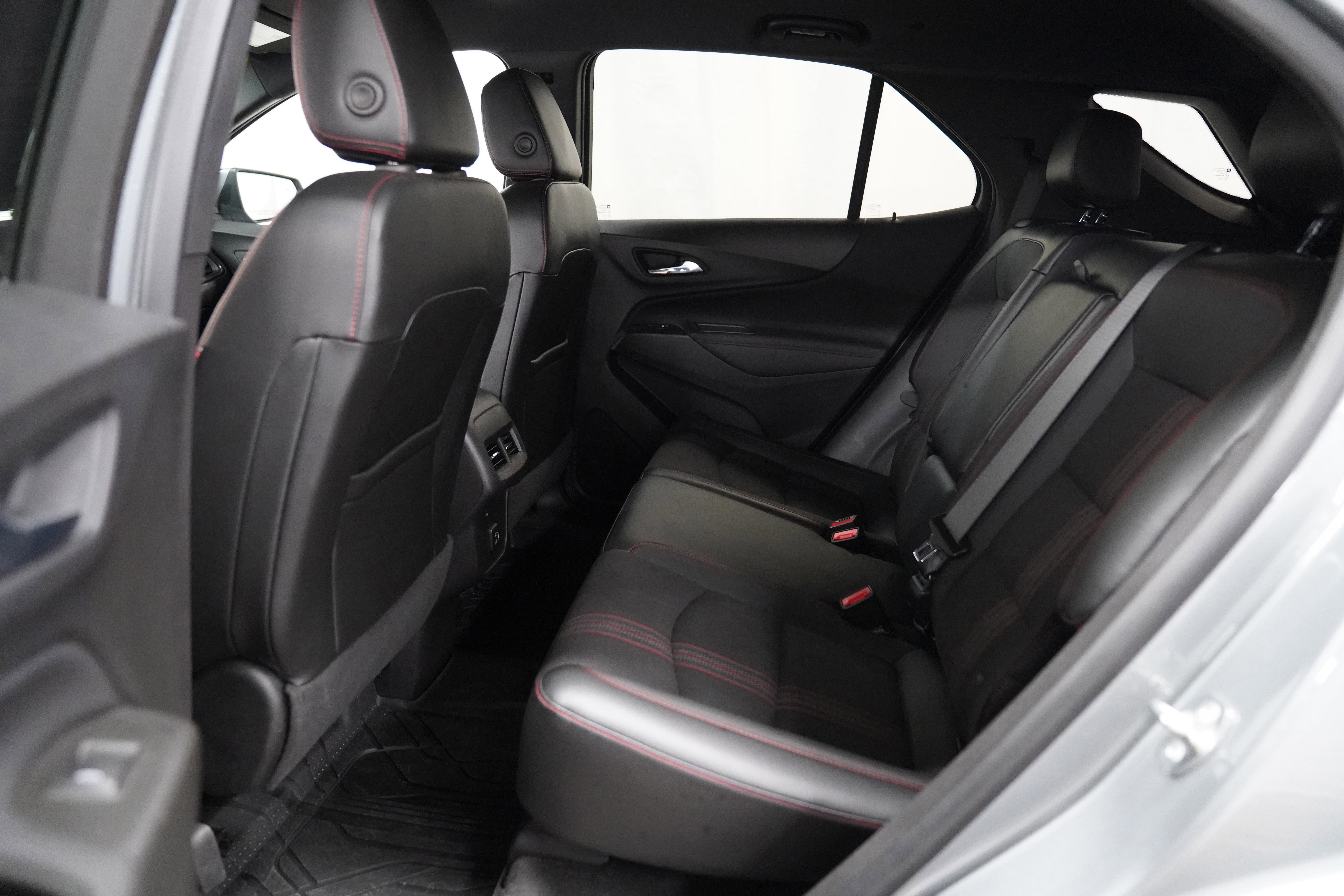 Used 2024 Chevrolet Equinox RS image 5