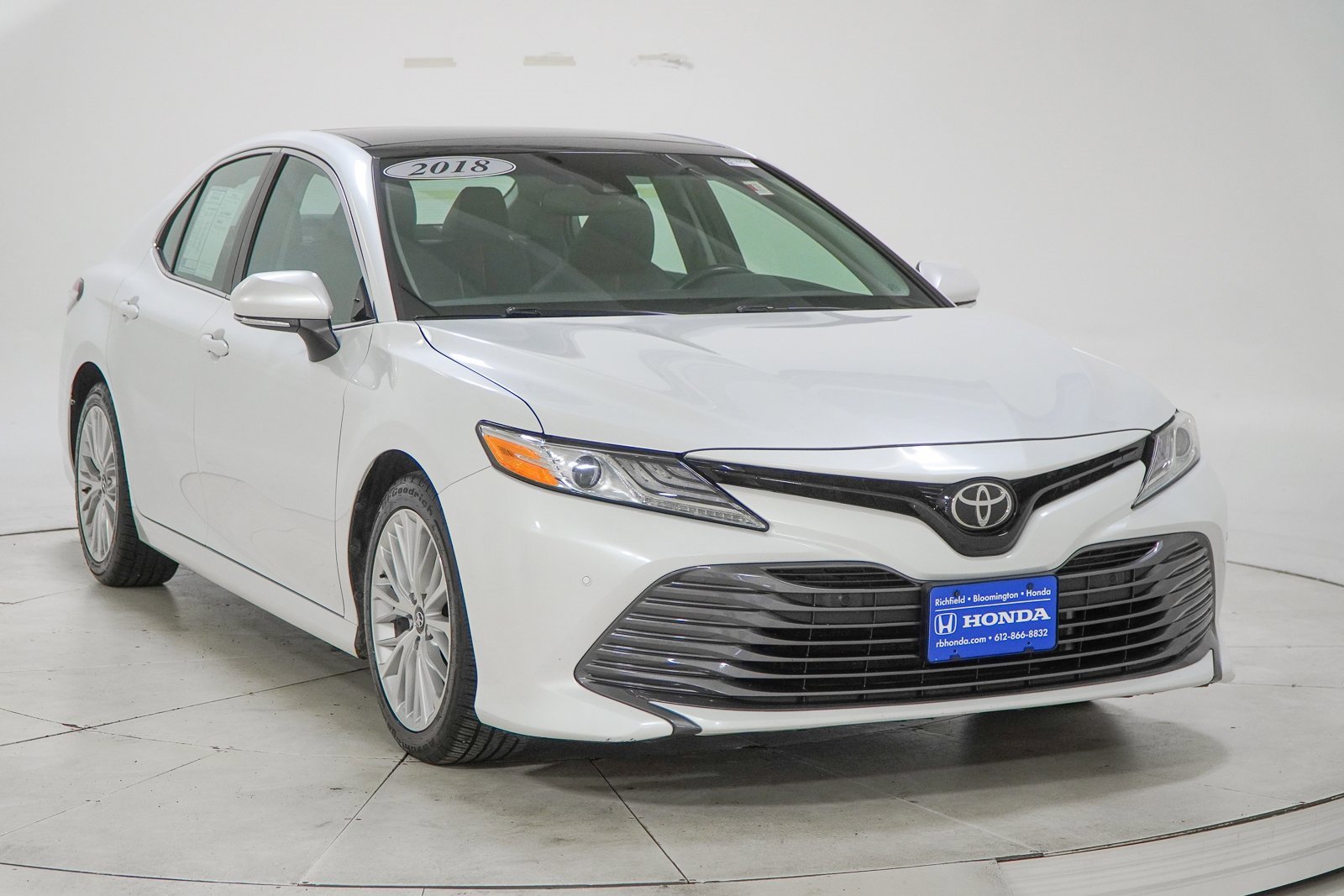 Used 2018 Toyota Camry XLE image 15