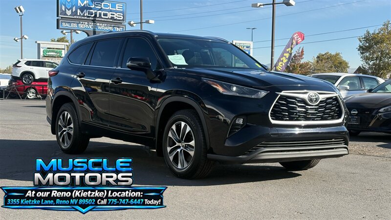 Used 2021 Toyota Highlander XLE AWD/4WD image 5