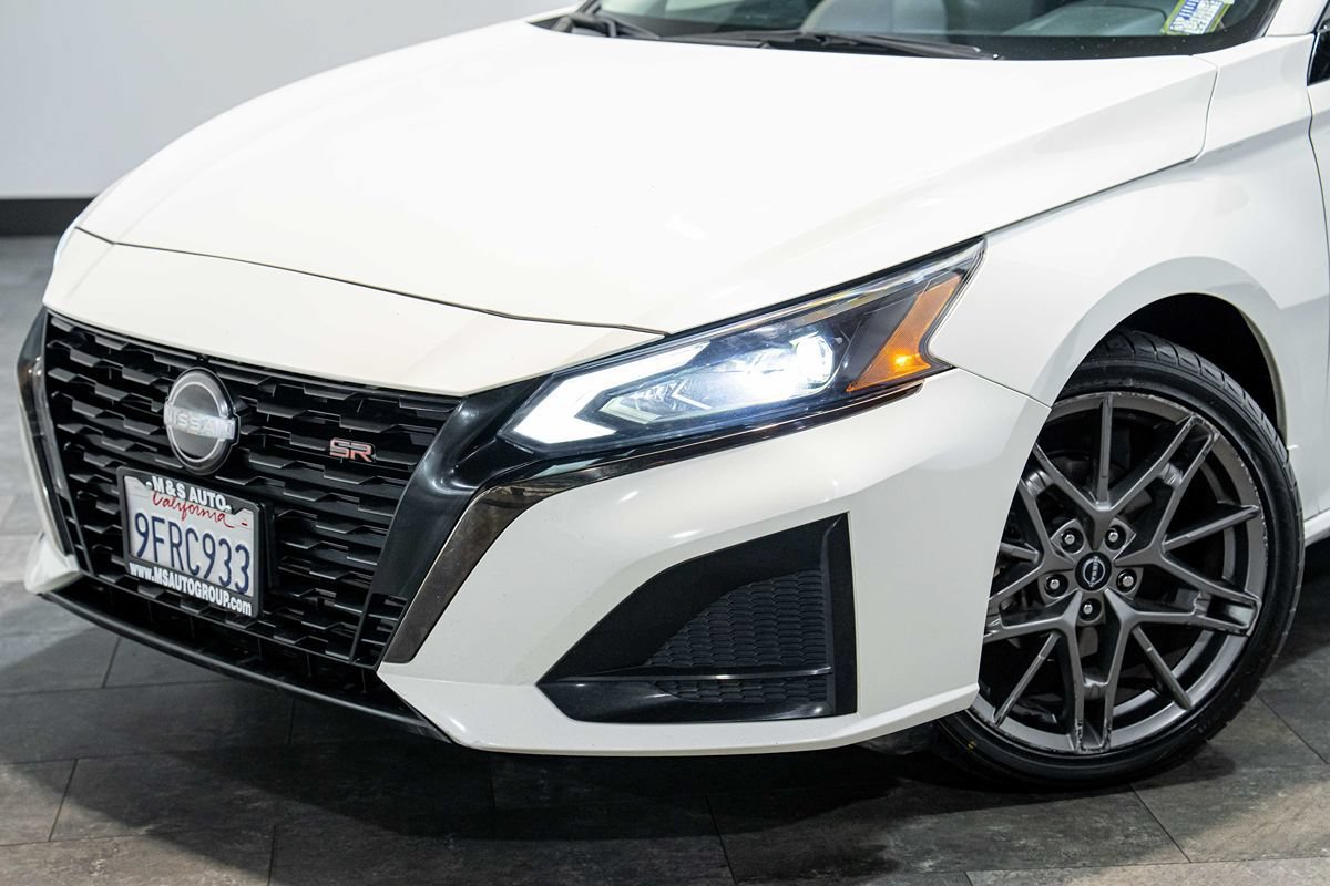 Used 2023 Nissan Altima 2.0 SR FWD image 10