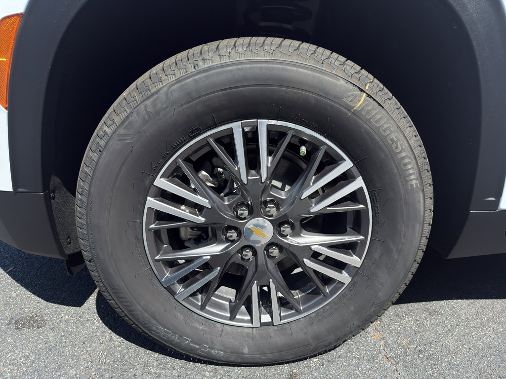 New 2026 Chevrolet Traverse LT w/ LPO, Floor Liner Package FWD image 37