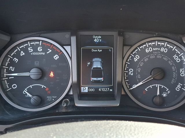 Used 2022 Toyota Tacoma TRD Off-Road AWD/4WD image 26