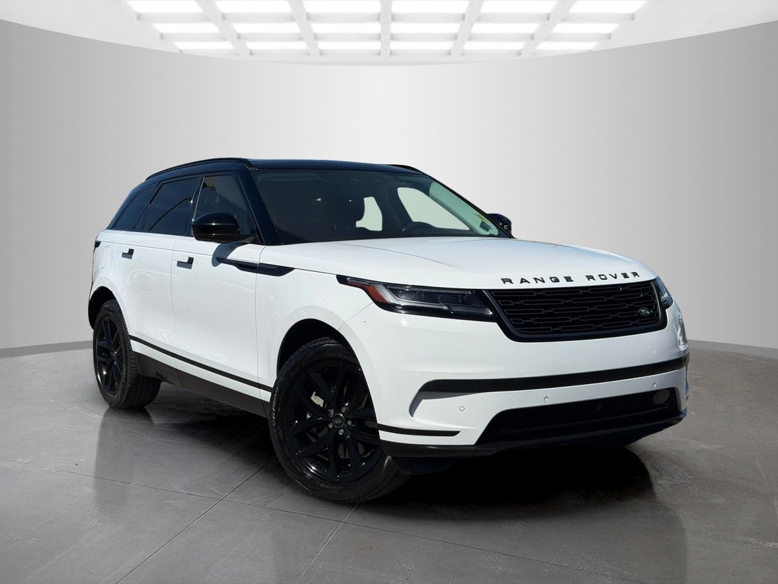 Used 2024 Land Rover Range Rover Velar S AWD/4WD image 3