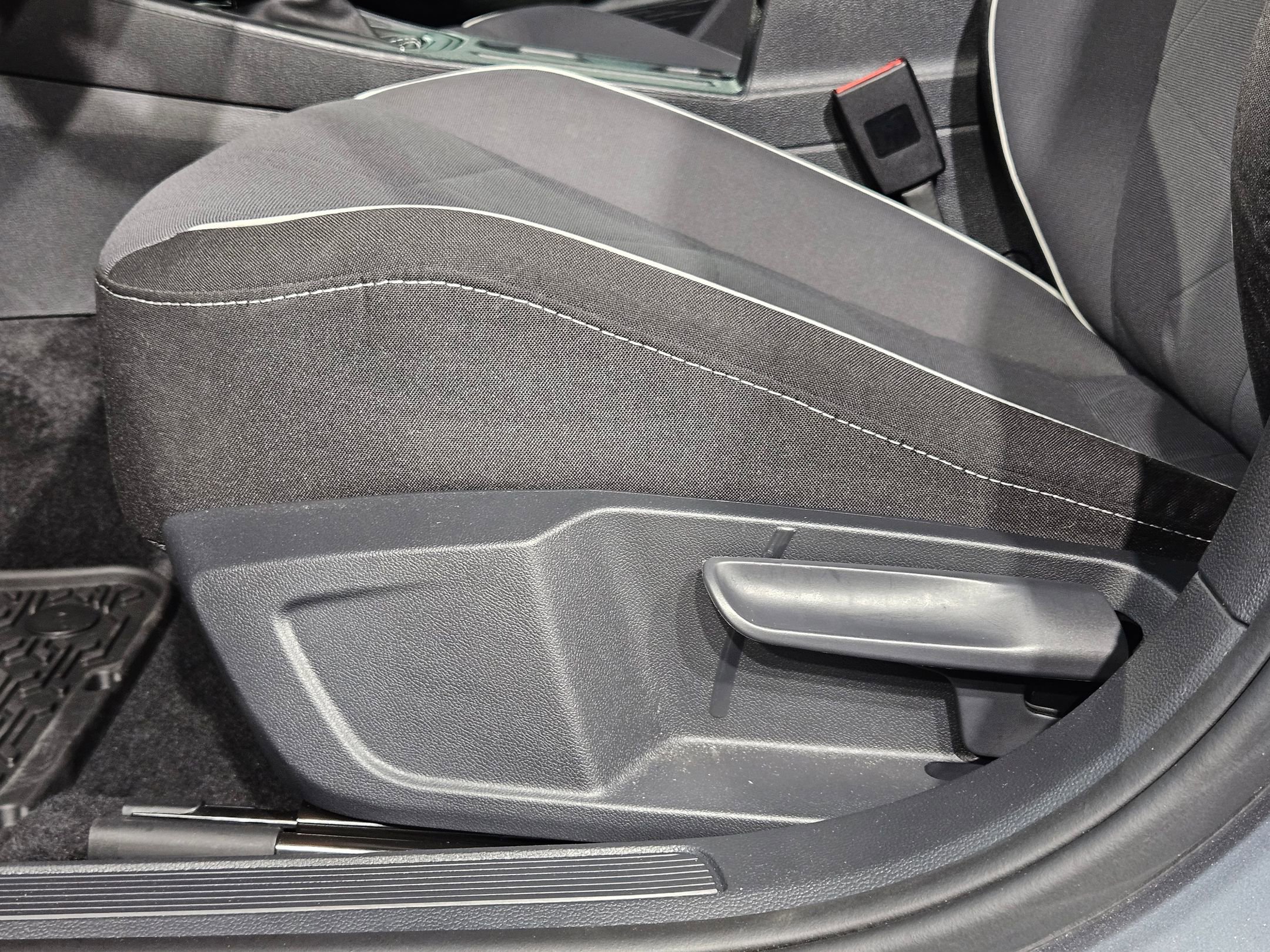 Used 2025 Volkswagen Jetta Sport image 23