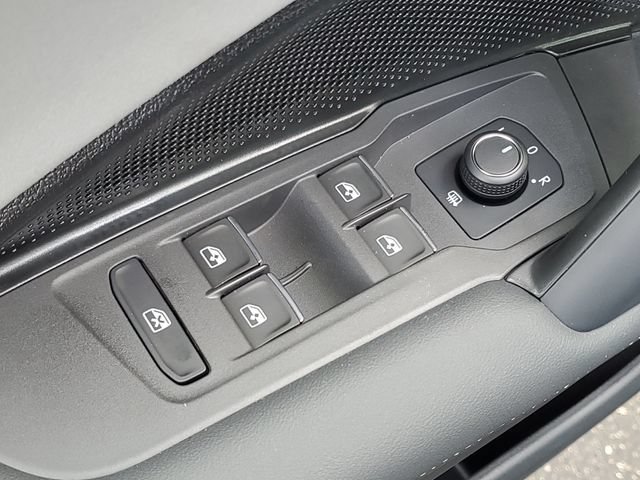 New 2026 Volkswagen Tiguan SE R-Line AWD/4WD image 18