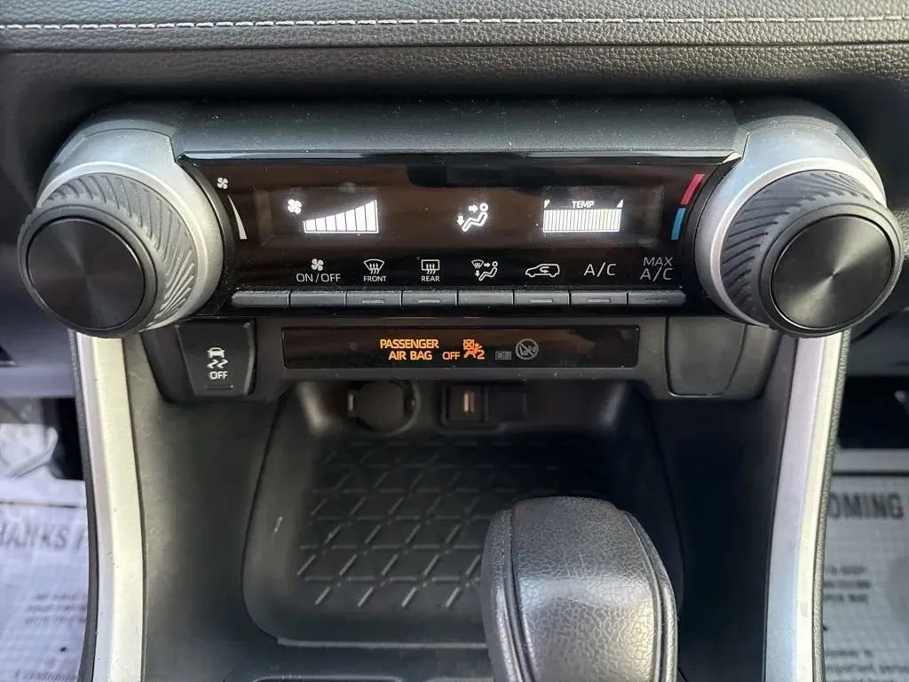 Used 2022 Toyota RAV4 LE image 24