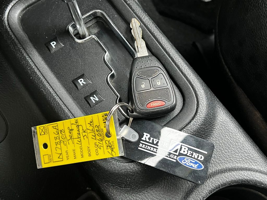 Used 2018 Jeep Wrangler Unlimited Sahara image 33