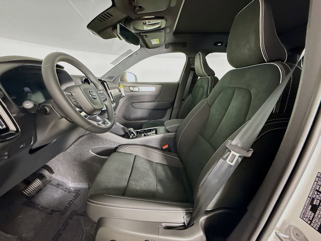 New 2026 Volvo XC40 B5 Ultra w/ Climate Package image 22
