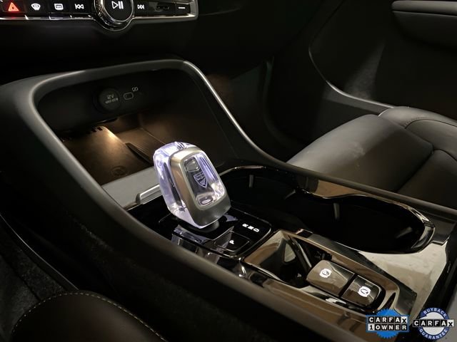 Used 2025 Volvo XC40 B5 Plus image 49