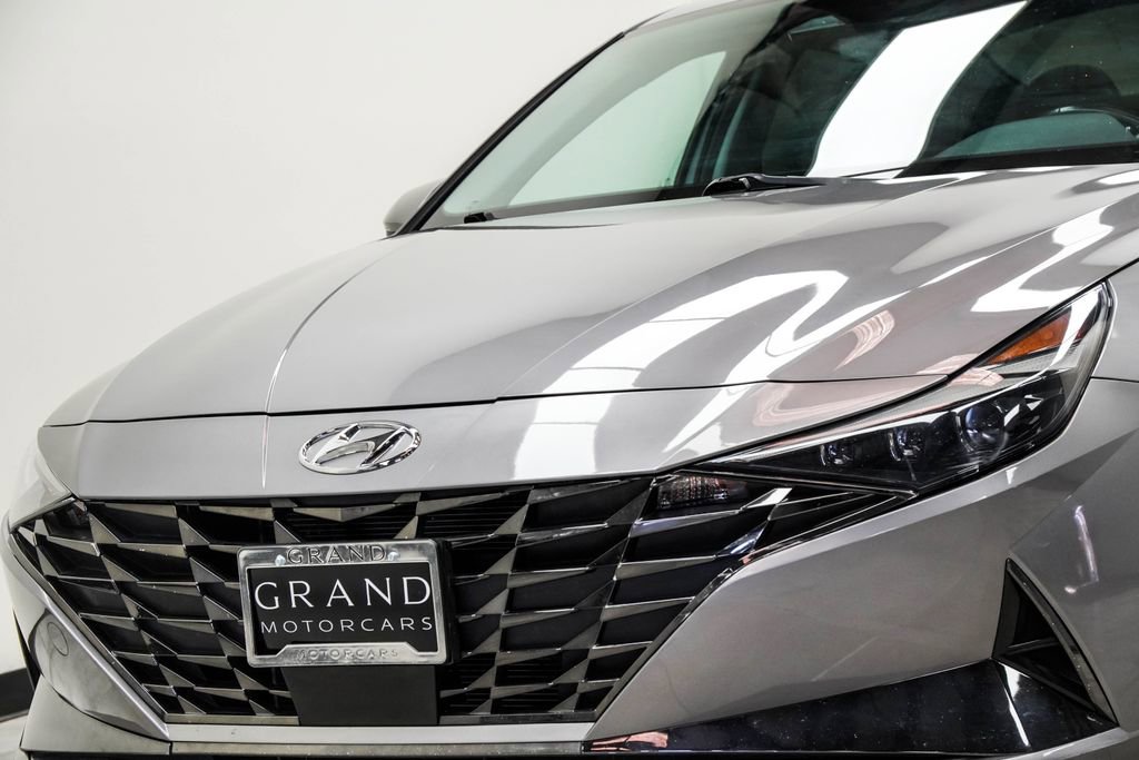 Used 2021 Hyundai Elantra Limited FWD image 2