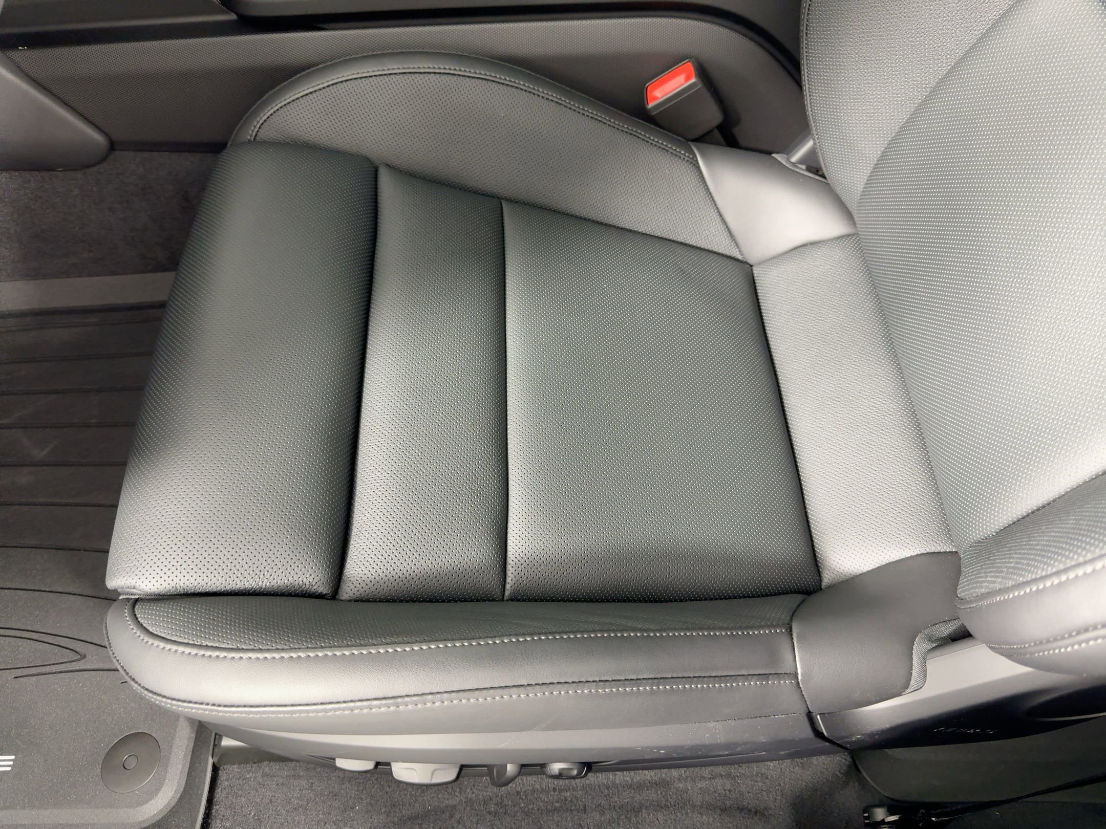 New 2026 Porsche Taycan image 14