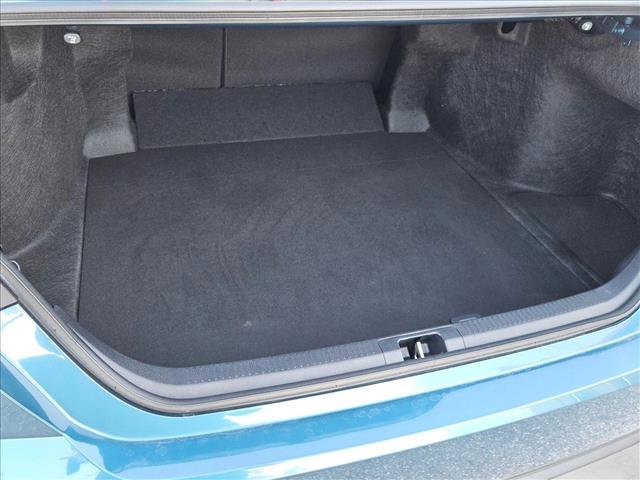 Used 2025 Toyota Camry SE image 6