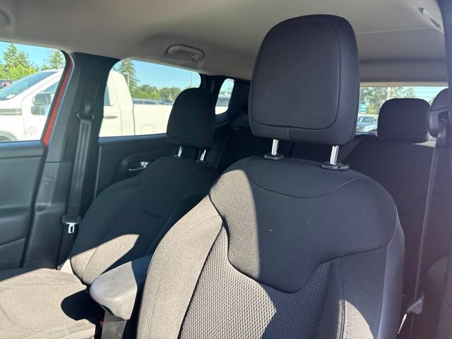 Used 2019 Jeep Renegade Altitude w/ Quick Order Package 2XM AWD/4WD image 15