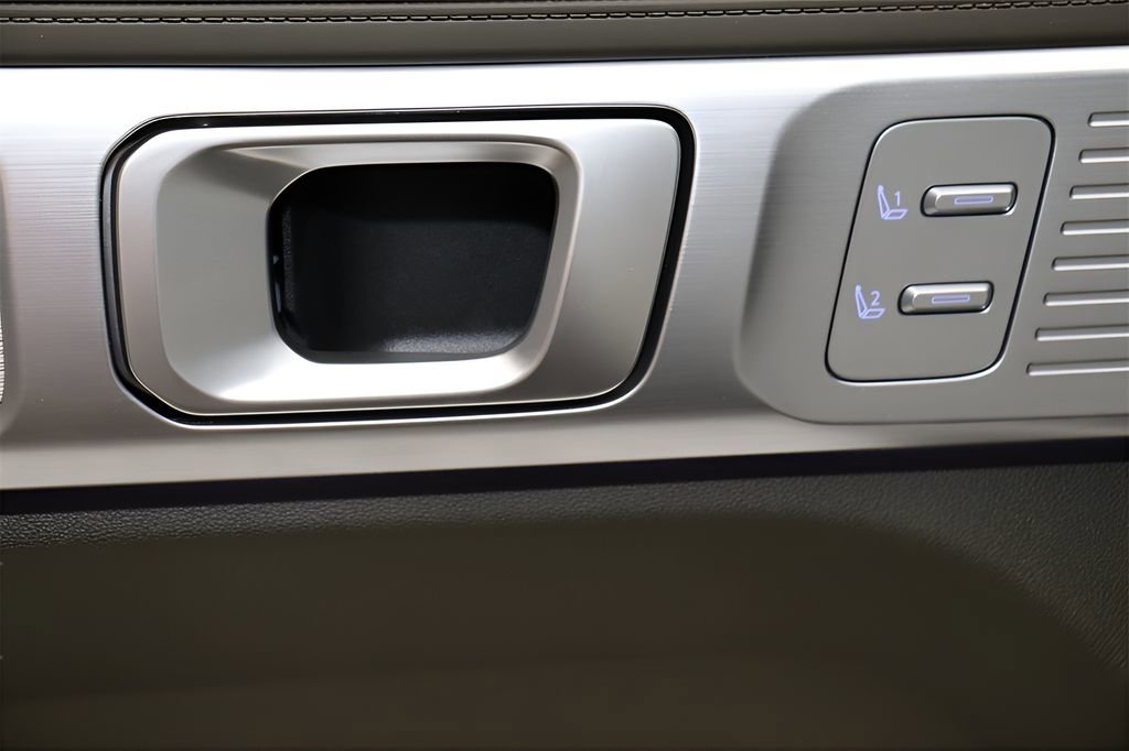 Used 2025 Hyundai Santa Fe Calligraphy image 10
