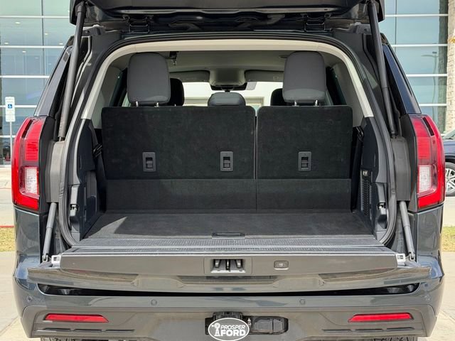 Used 2025 Ford Expedition Active RWD image 30
