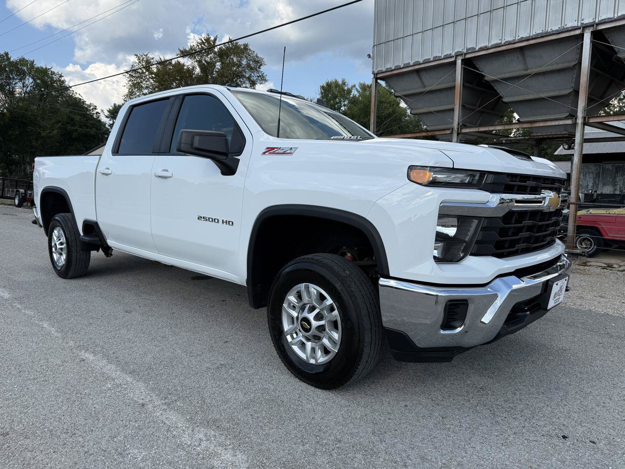 Used 2024 Chevrolet Silverado 2500 LT AWD/4WD image 9