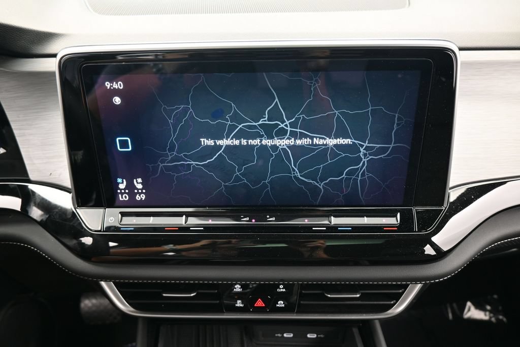 Used 2025 Volkswagen Atlas Cross Sport SE w/ Panoramic Sunroof Package FWD image 22